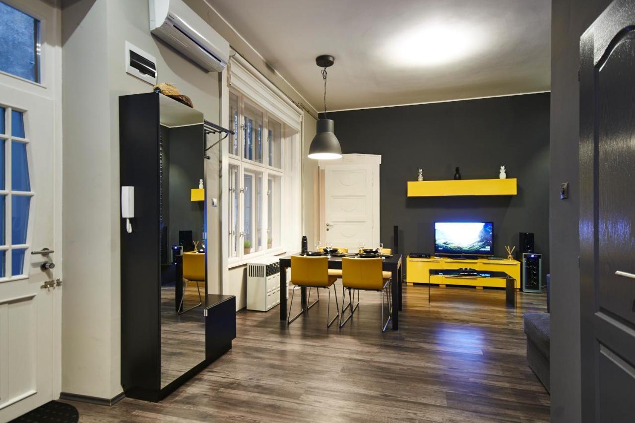Central Location Yellow-Black Apartment 부다페스트 외부 사진