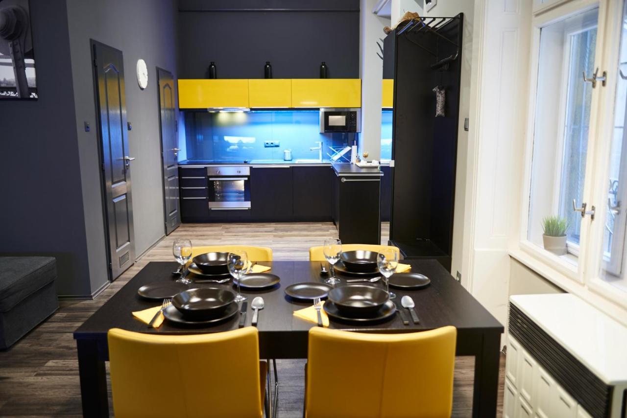 Central Location Yellow-Black Apartment 부다페스트 외부 사진