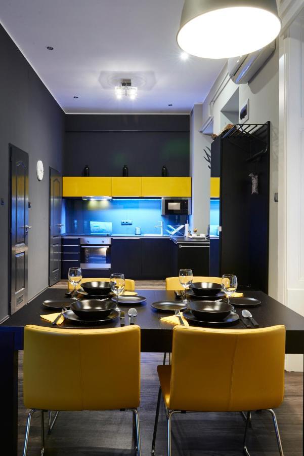 Central Location Yellow-Black Apartment 부다페스트 외부 사진