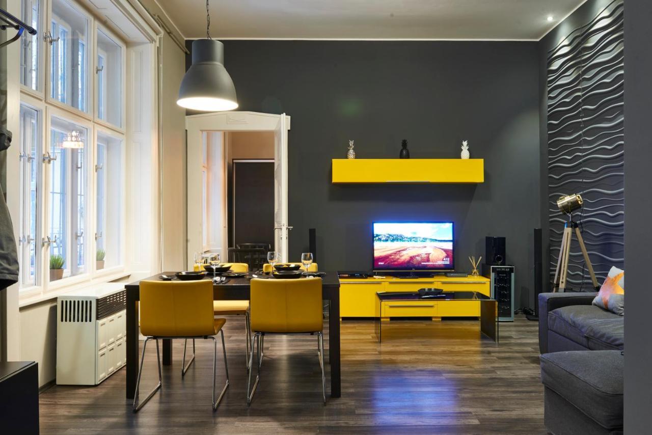 Central Location Yellow-Black Apartment 부다페스트 외부 사진