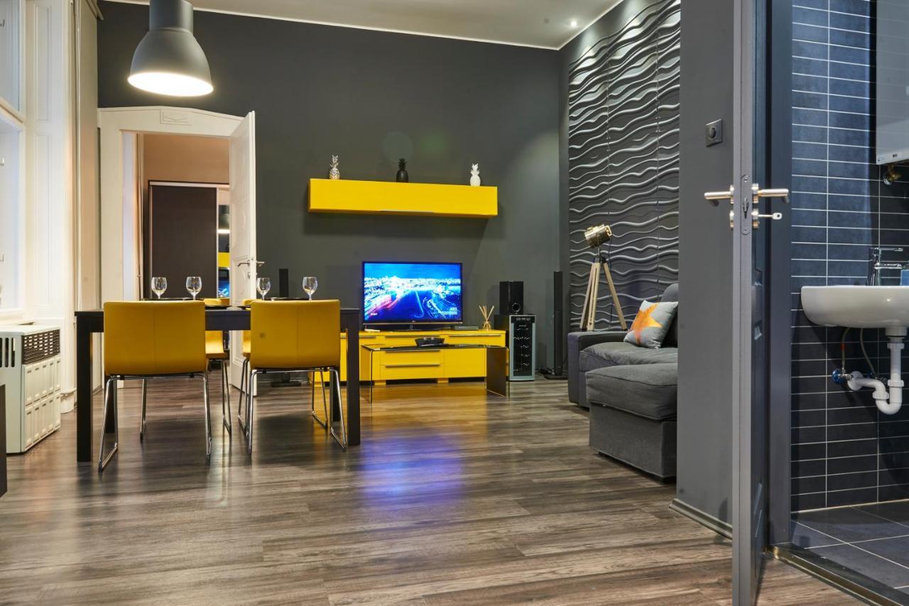 Central Location Yellow-Black Apartment 부다페스트 외부 사진